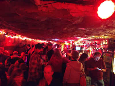 2018crowdshot_Newberry_1200.jpg (206891 bytes)