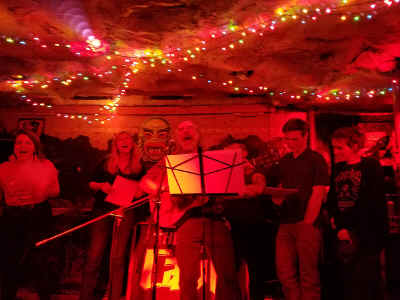 JimFamily3KingsA.jpg (167134 bytes)