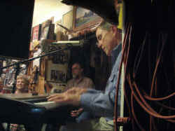 mike_window_737.jpg (123098 bytes)