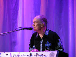 mike136.jpg (126085 bytes)