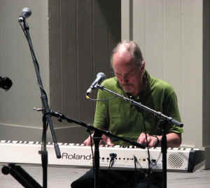 mike329.jpg (111452 bytes)