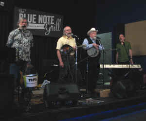 chwn216.jpg (293426 bytes)