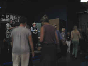 dancers238.jpg (94265 bytes)