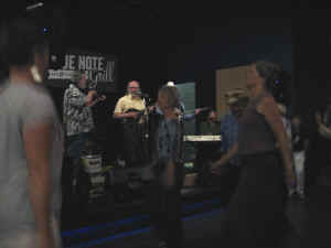 dancers239.jpg (95056 bytes)