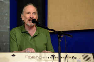 mike_karenablum.jpg (113807 bytes)