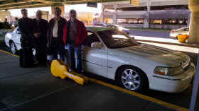 limo_mid.jpg (73498 bytes)